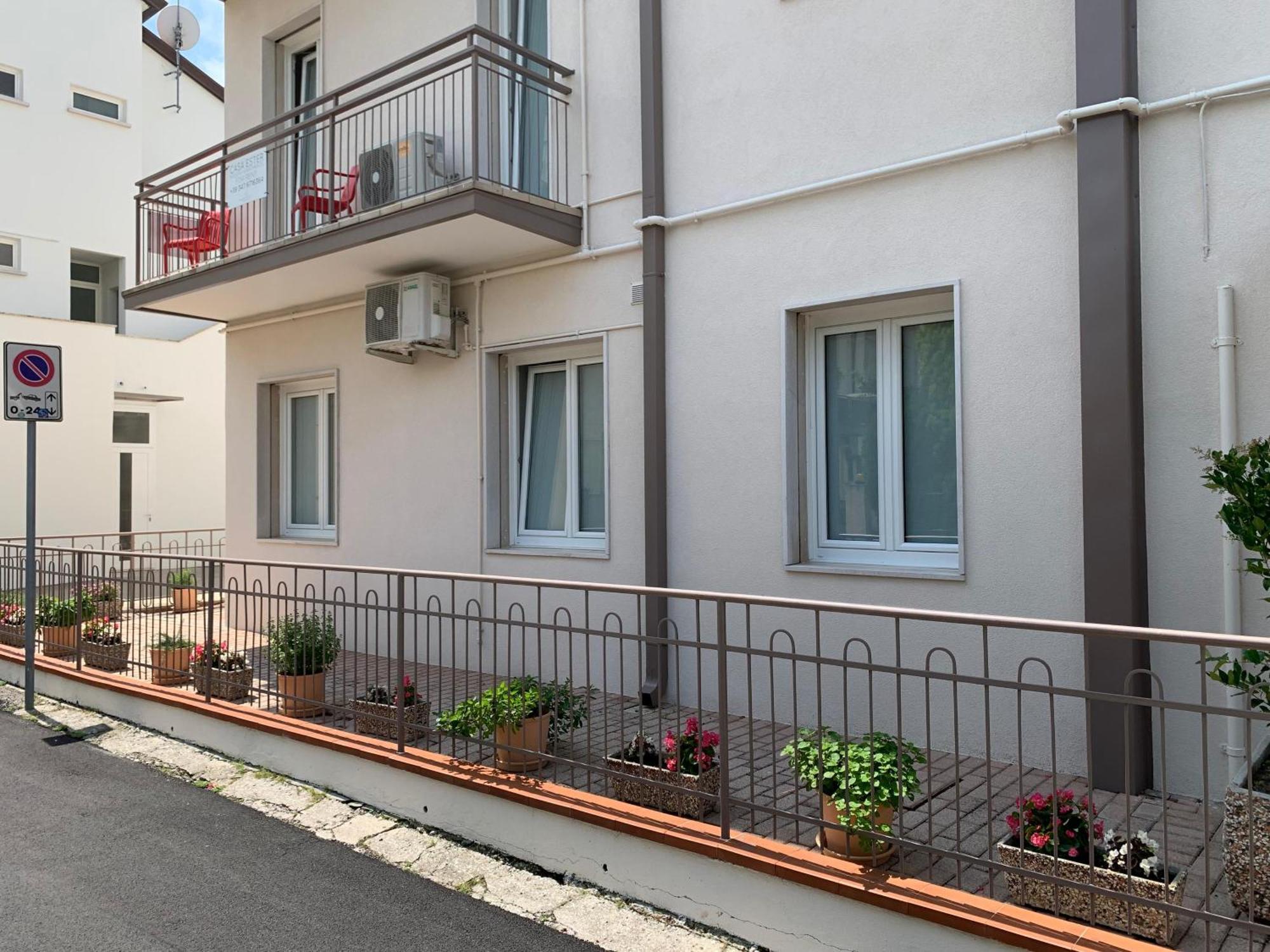 Dainese Apartments, Casa Ester Lido di Jesolo Dış mekan fotoğraf